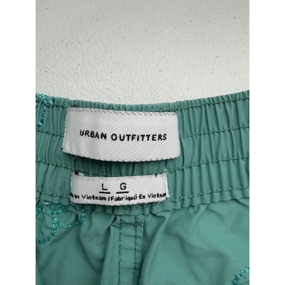 Urban Outfitters Mens Embroidered Floral Swim Trunks Shorts - Large - Picture 2 of 6